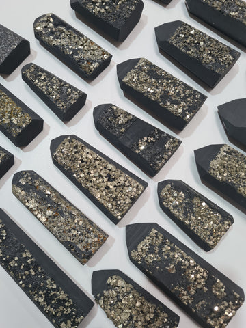 Shungite w Pyrite Generators