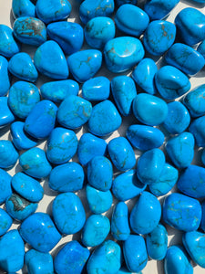 Howlite Blue (Dyed) Tumbled Stones