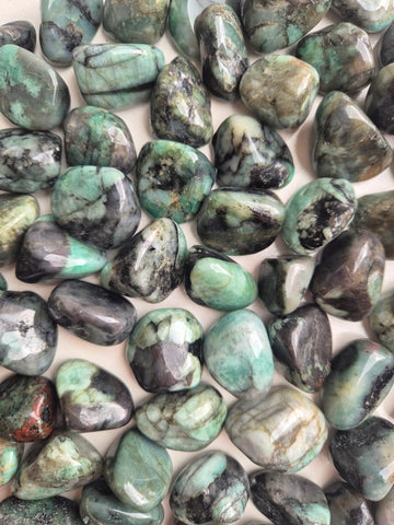 Emerald Tumbled Stones