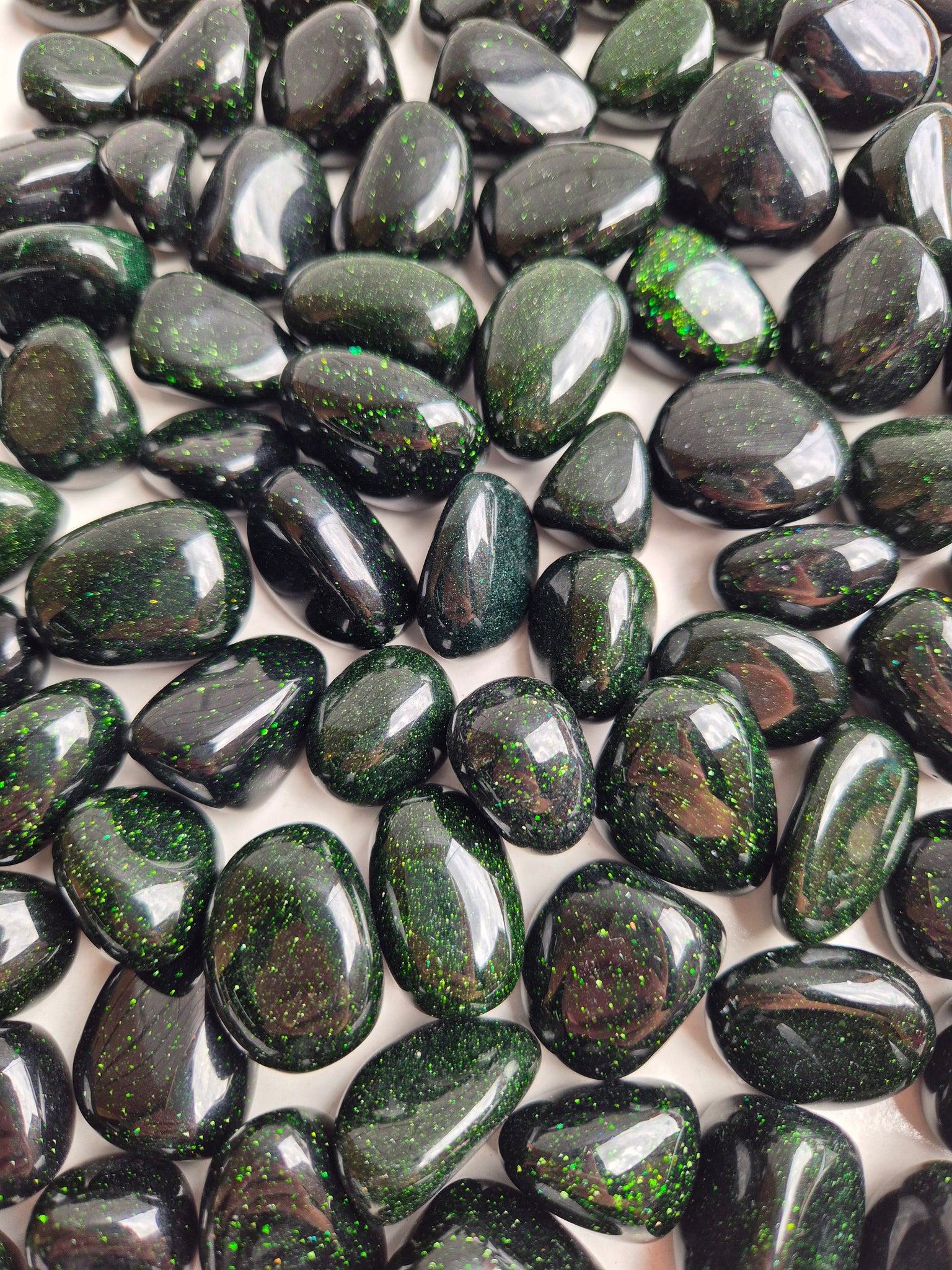 Goldstone Green (Man Made) Tumbled Stones 1KG
