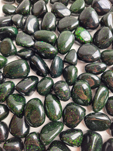 Goldstone Green (Man Made) Tumbled Stones 1KG