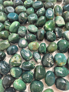 Agate Moss Tumbled Stones