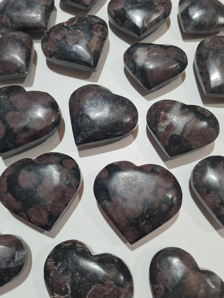 Garnet in Arfvedsonite Hearts
