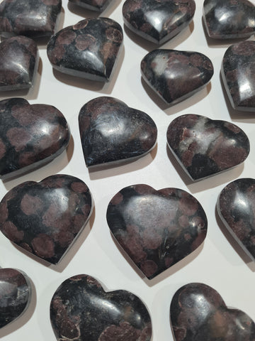 Garnet in Arfvedsonite Hearts