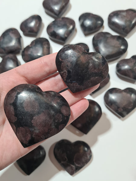 Garnet in Arfvedsonite Hearts